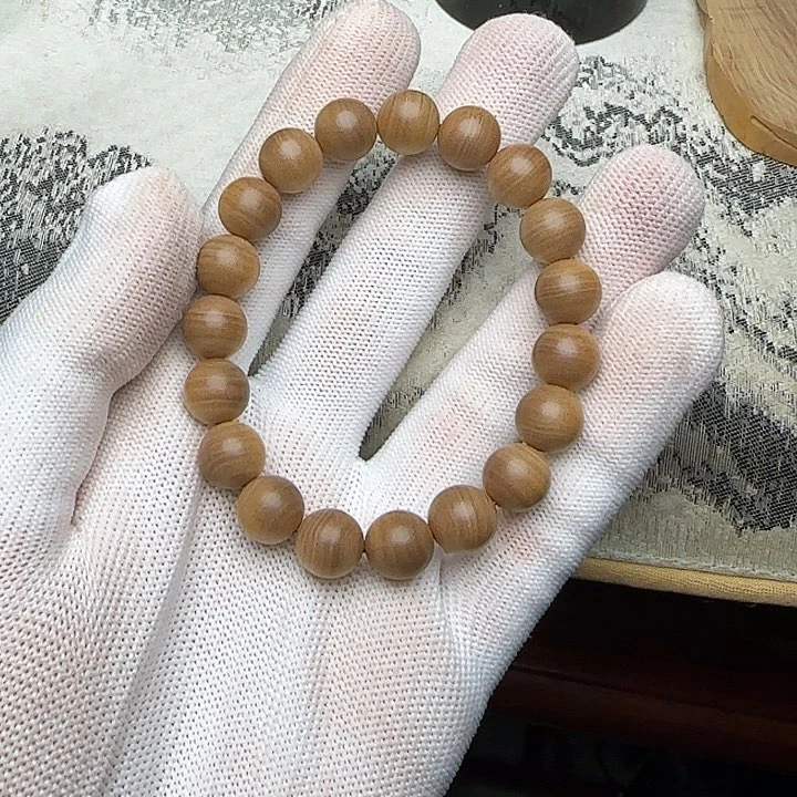 多***。檀香木其他1.0横纹老山檀老料