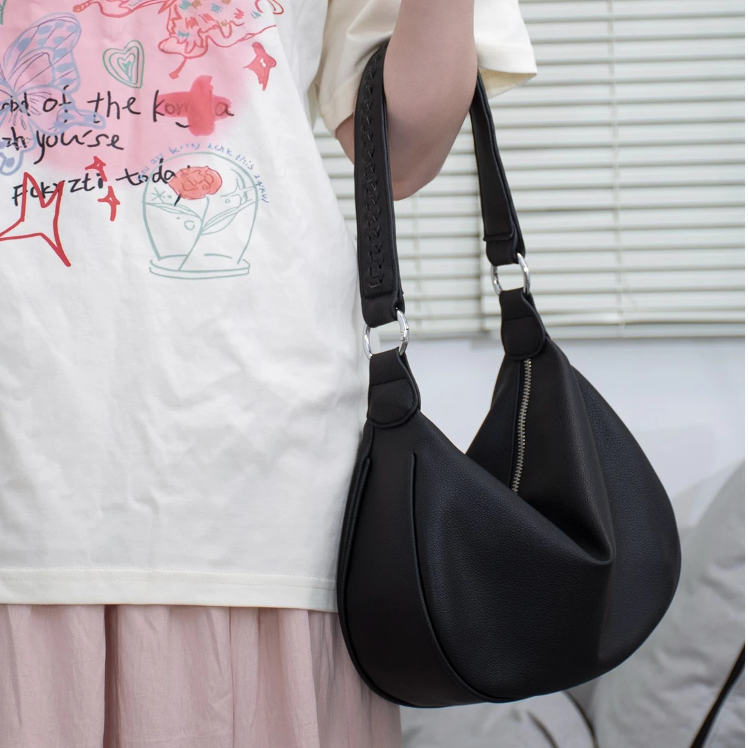 高级感休闲大容量腋下包学生百搭时尚小众简约2025通勤单肩斜挎包