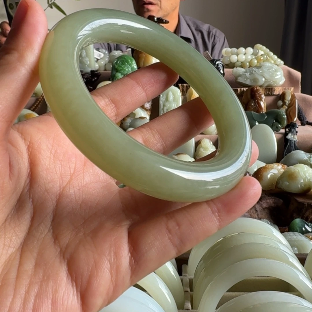 和田玉（糖玉）未镶嵌颈饰