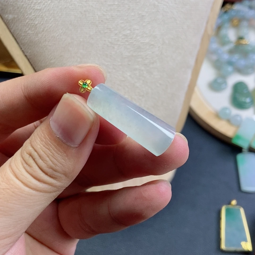 颈饰未镶嵌翡翠翡翠