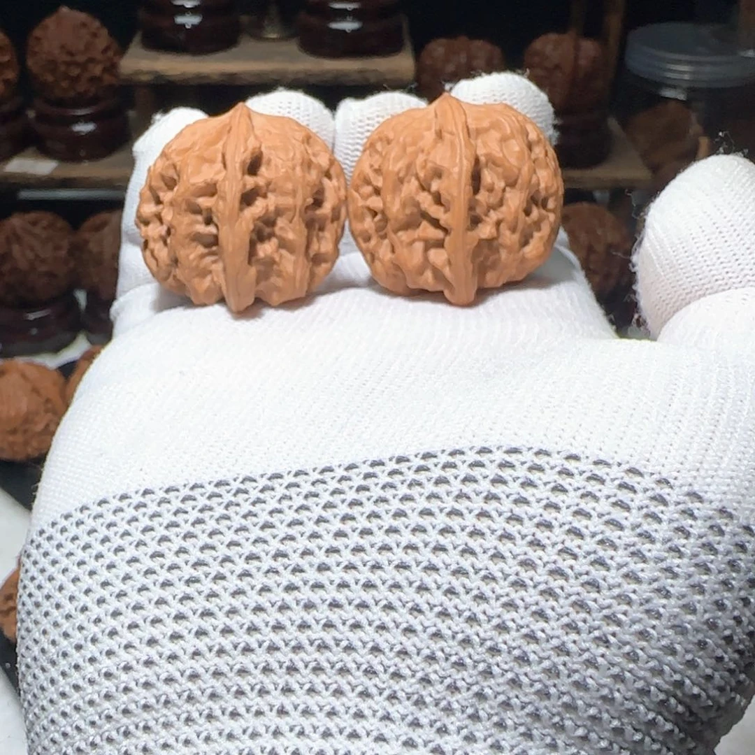 小***椒文玩核桃吊坠野狼