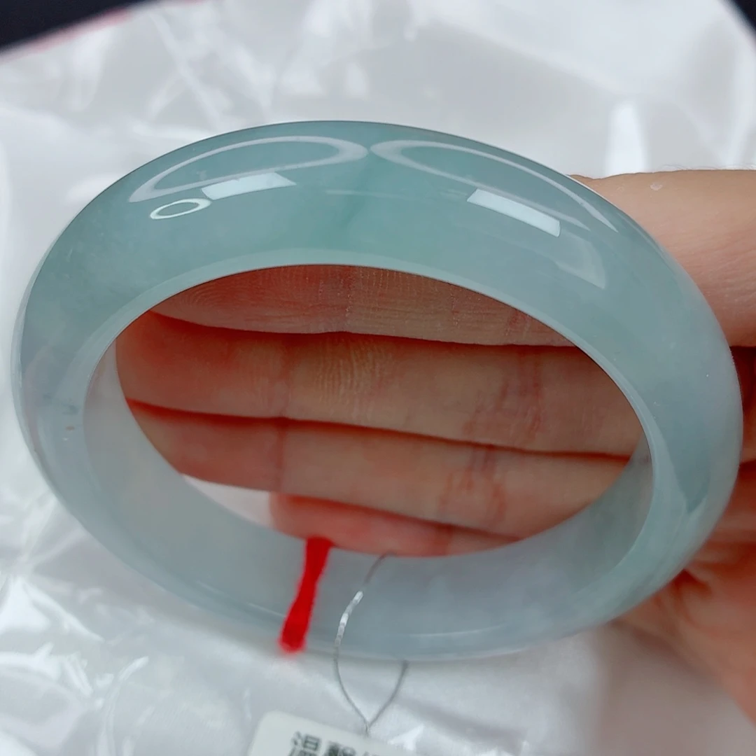 翡翠未镶嵌手镯54.8正圈，糯冰淡蓝底，版型厚装，强推，小包容，033