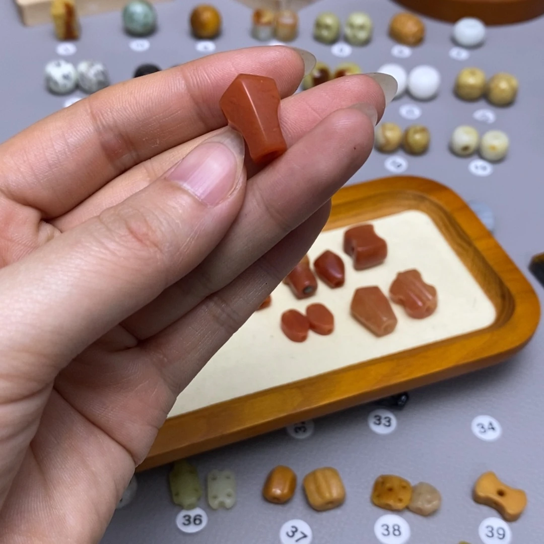 蛇纹石玉配饰合金霅