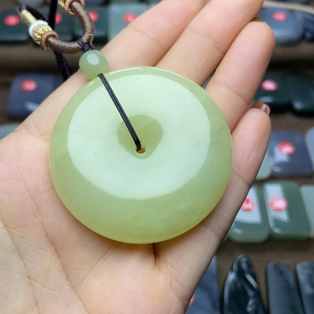 平***和田玉未镶嵌颈饰