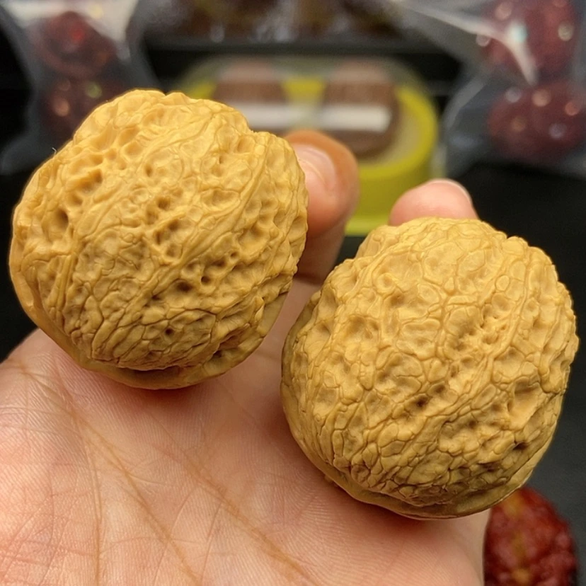 【闪购商品】把件文玩核桃40尺牡丹绣球53克