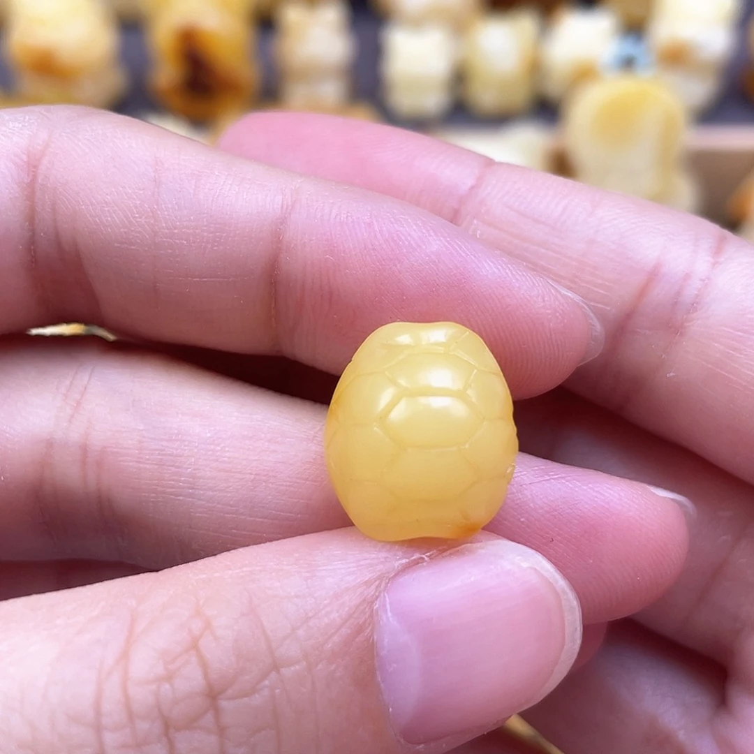 未镶嵌琥珀裸石蜜蜡