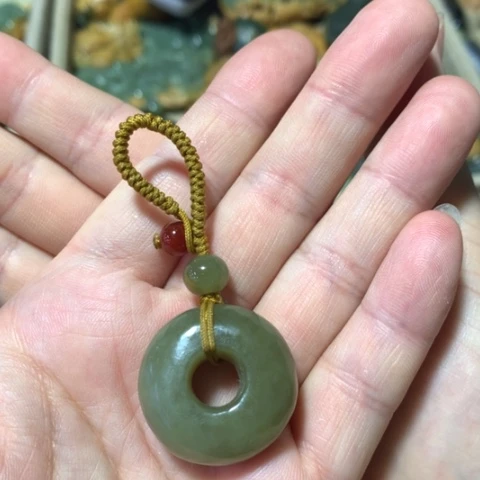 【闪购商品】颈饰未镶嵌岫岩河磨玉（透闪石质玉）