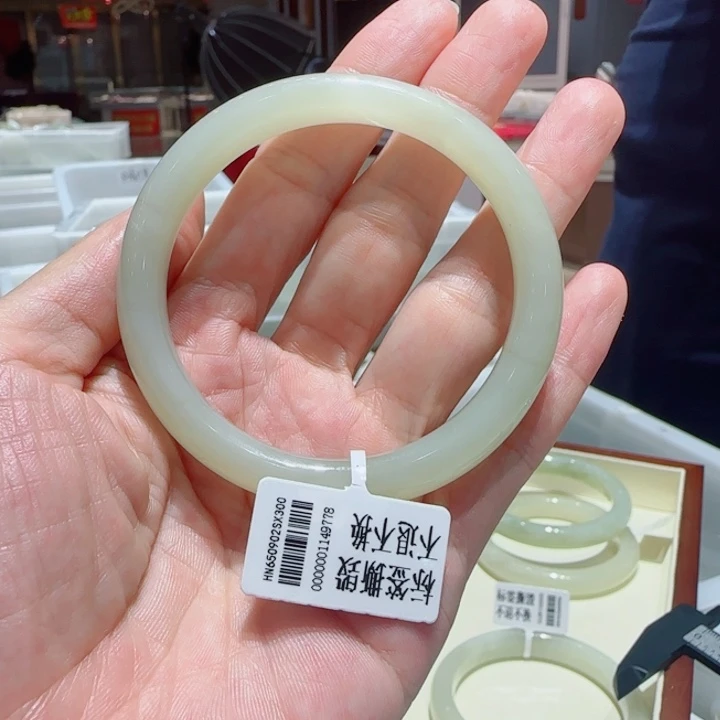未镶嵌手镯和田玉25