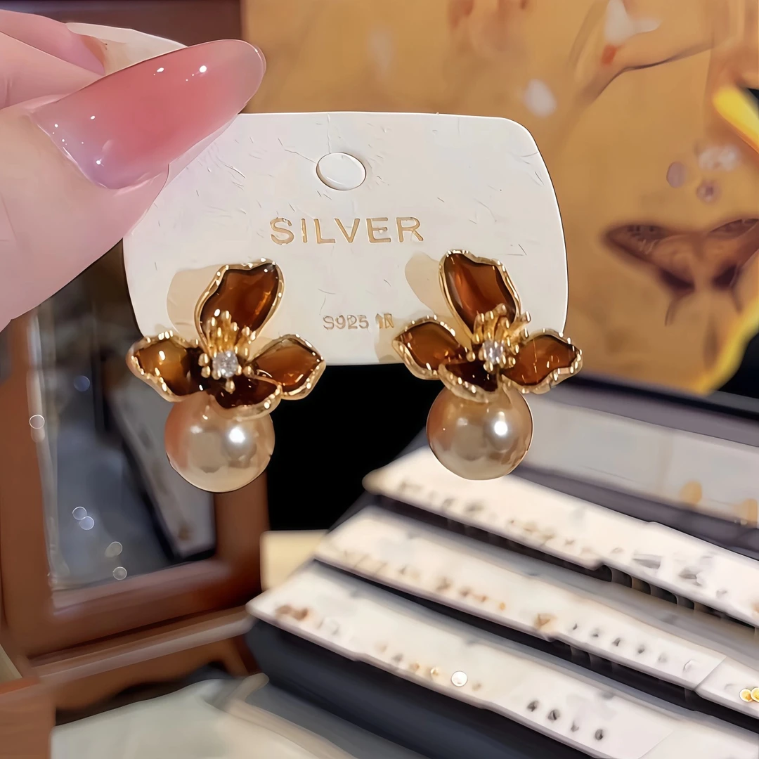 铜合金耳饰 美拉德花朵耳环2025新款爆款耳钉小众高级感秋冬耳饰