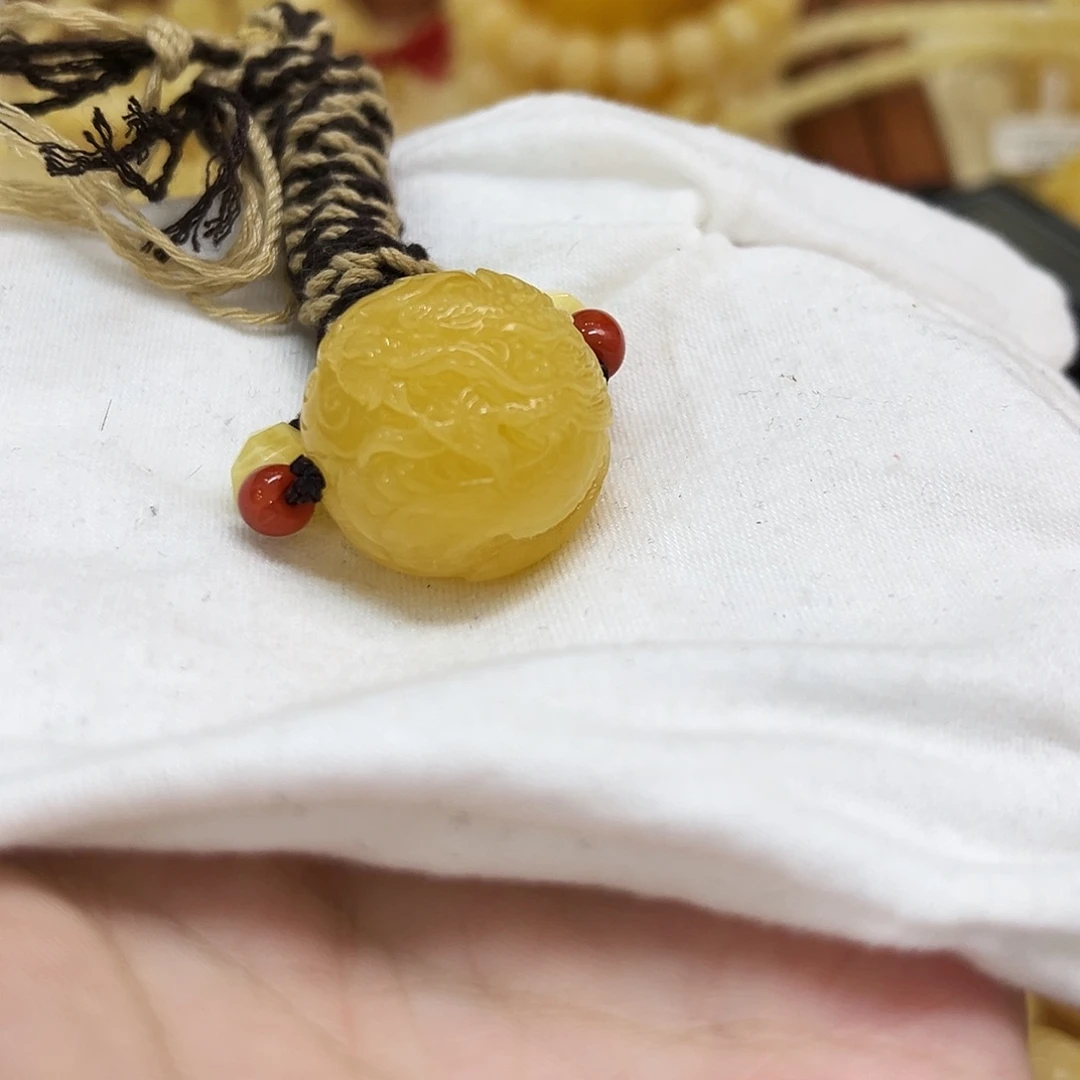 蜜蜡未镶嵌珠宝奇石