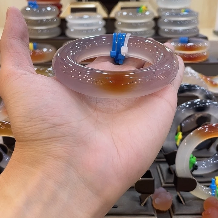 S***Y玛瑙/玉髓未镶嵌手镯