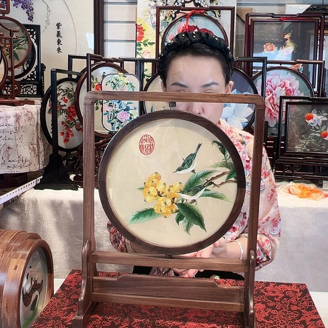 织绣苏绣摆台胡桃木