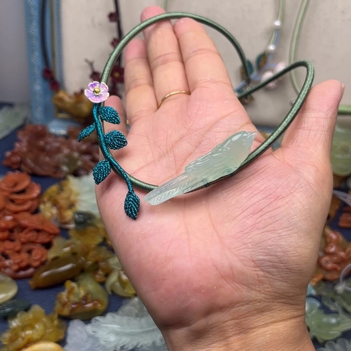 蛇纹石玉合金吊坠