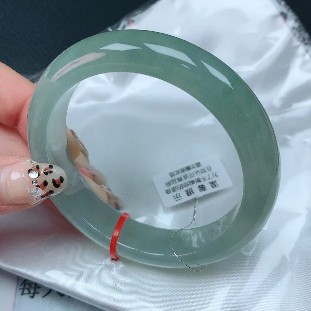 翡翠手镯未镶嵌56圈