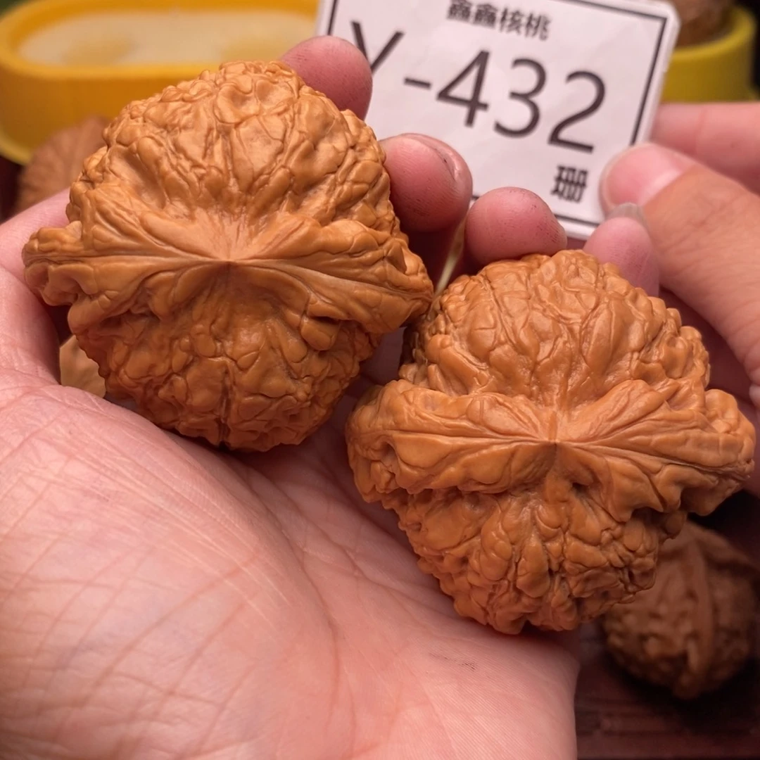 文玩核桃把件龙鼎51