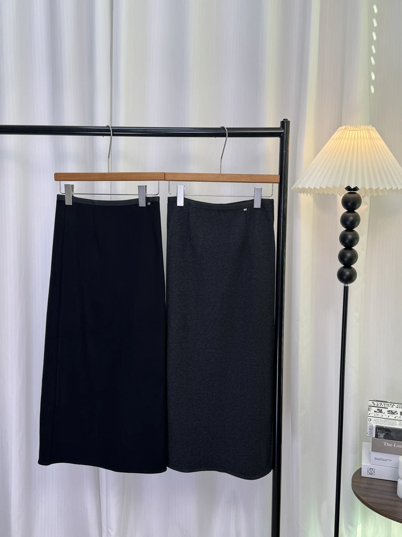 【辰光】秋冬新款南油特价女裙素色百搭时尚保暖显瘦显腿型简约