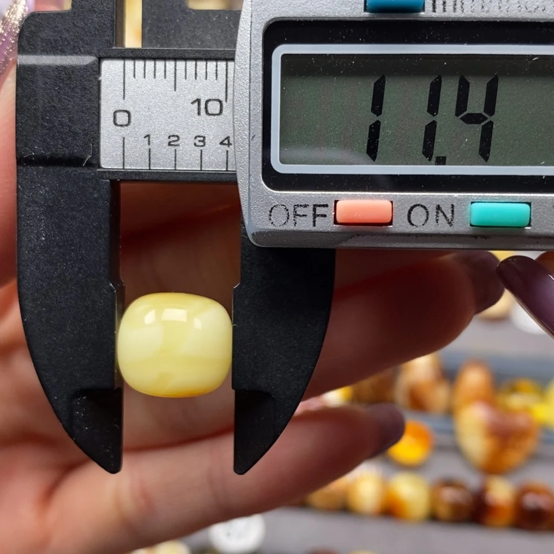 未镶嵌蜜蜡珠宝奇石