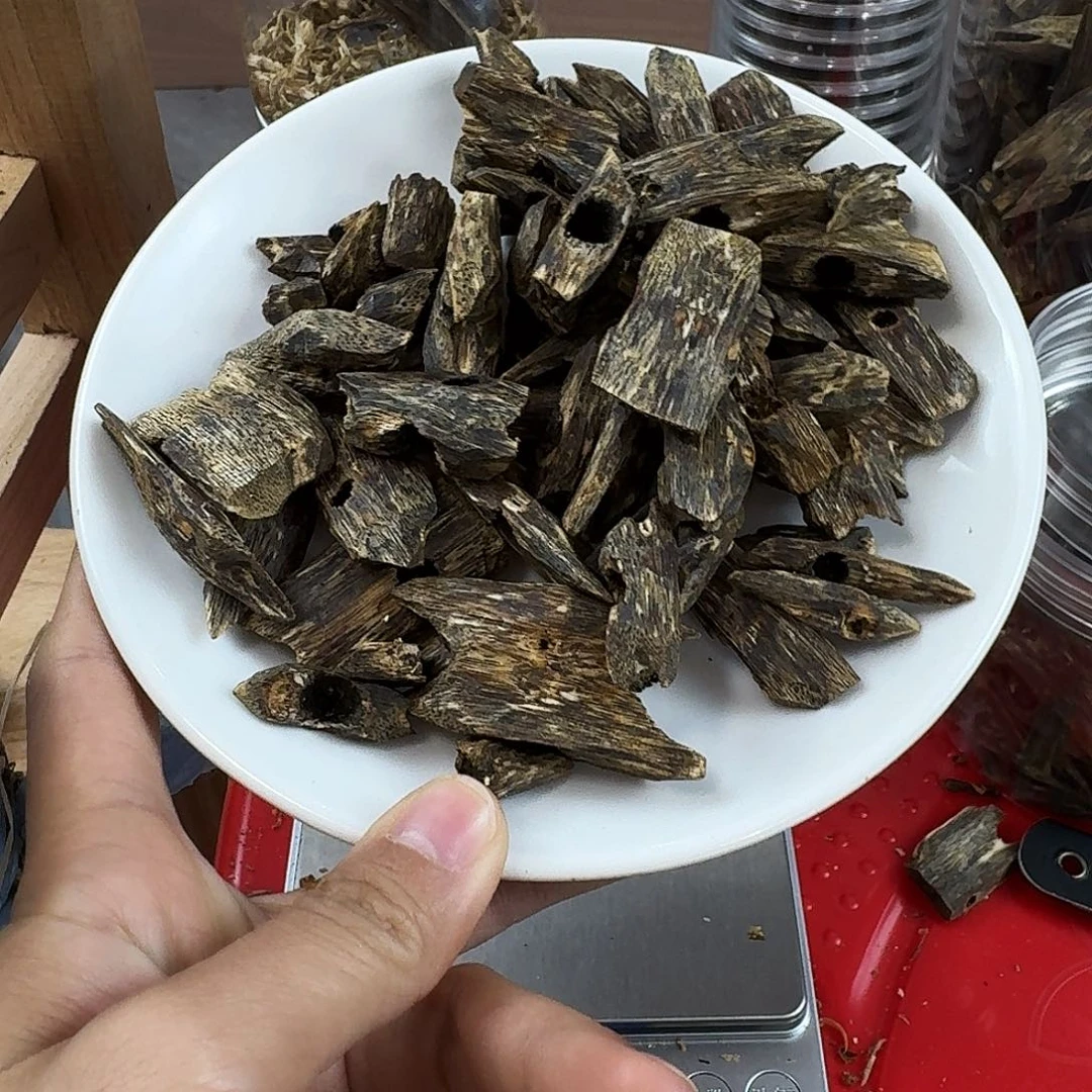 香料绿奇楠陆河块料30克