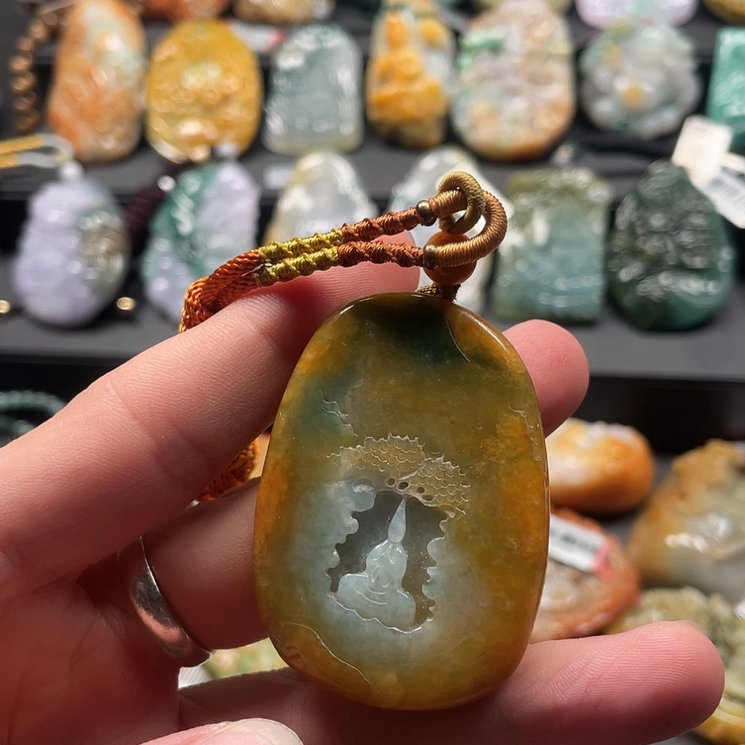 翡翠未镶嵌挂件腾冲