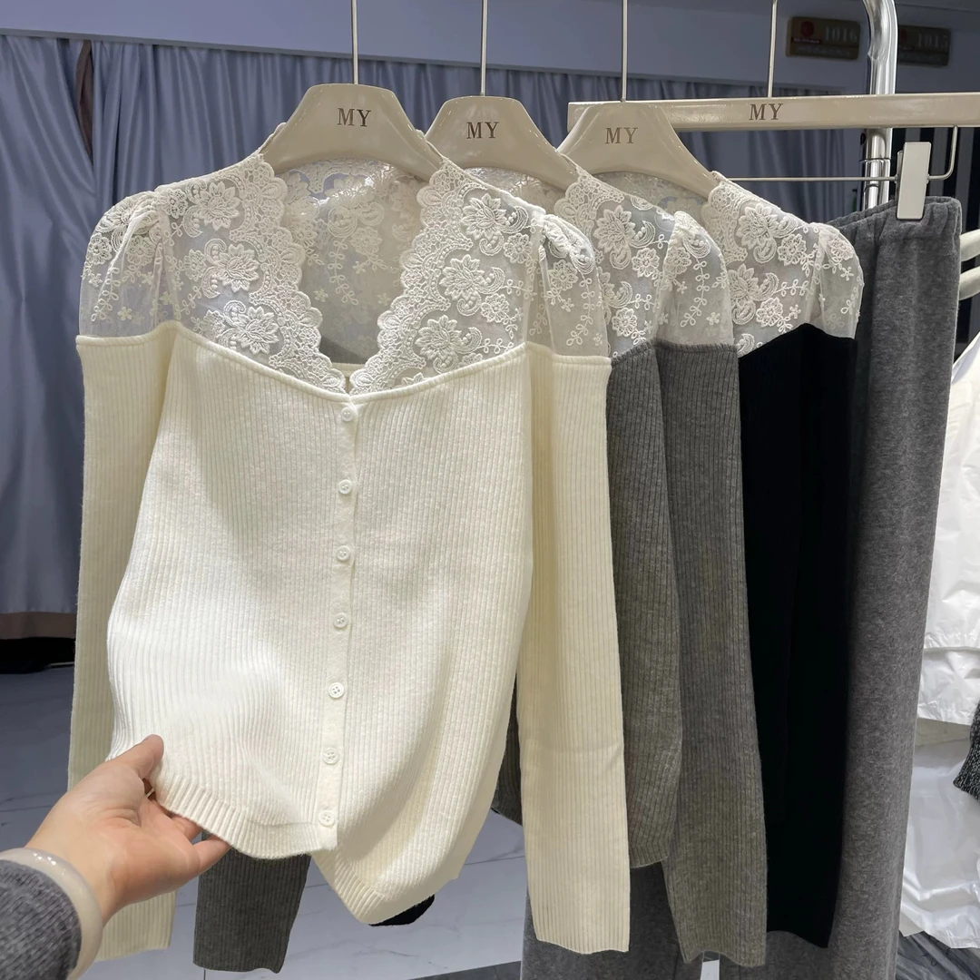 卡卡家蕾丝肩设计针织上衣