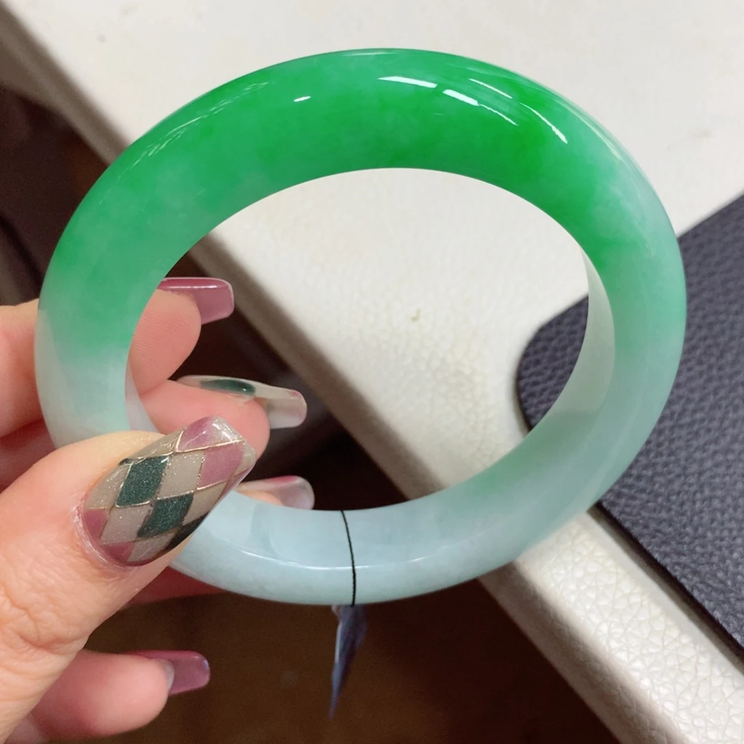 未镶嵌手镯翡翠缅甸