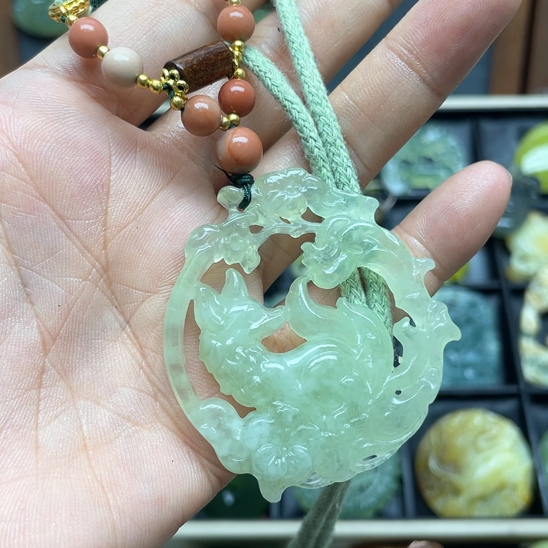 未镶嵌蛇纹石玉颈饰