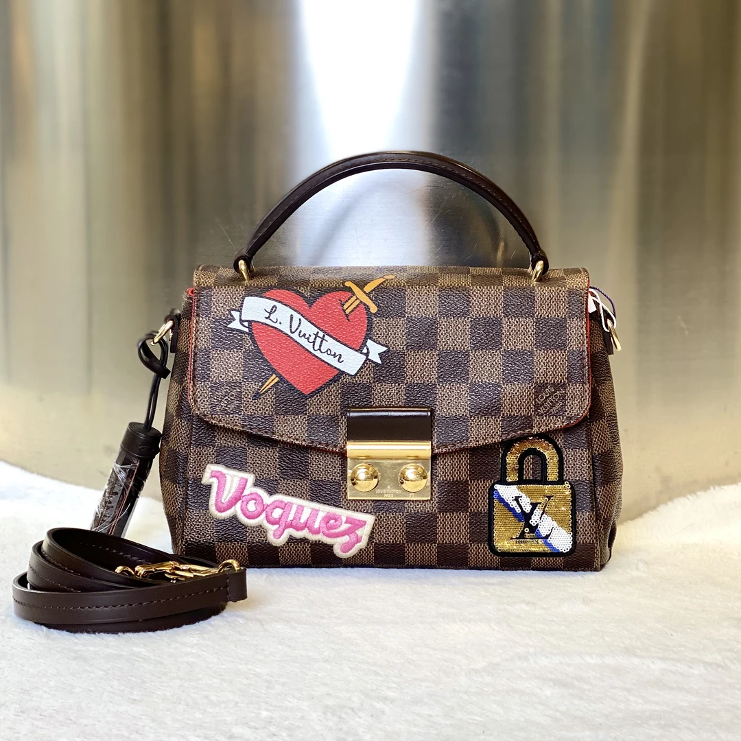 99新 LouisVuitton/路易威登 古有98新LV徽章流苏邮差斜挎包6255