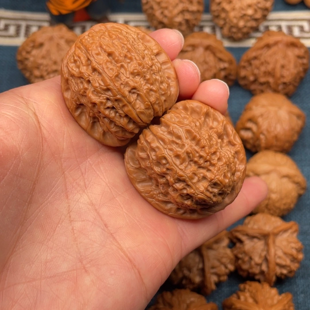 文玩核桃把件38全品血麒麟