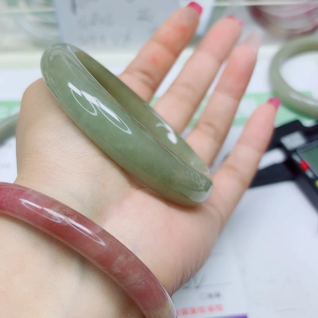 未镶嵌手镯石英质玉101/62
