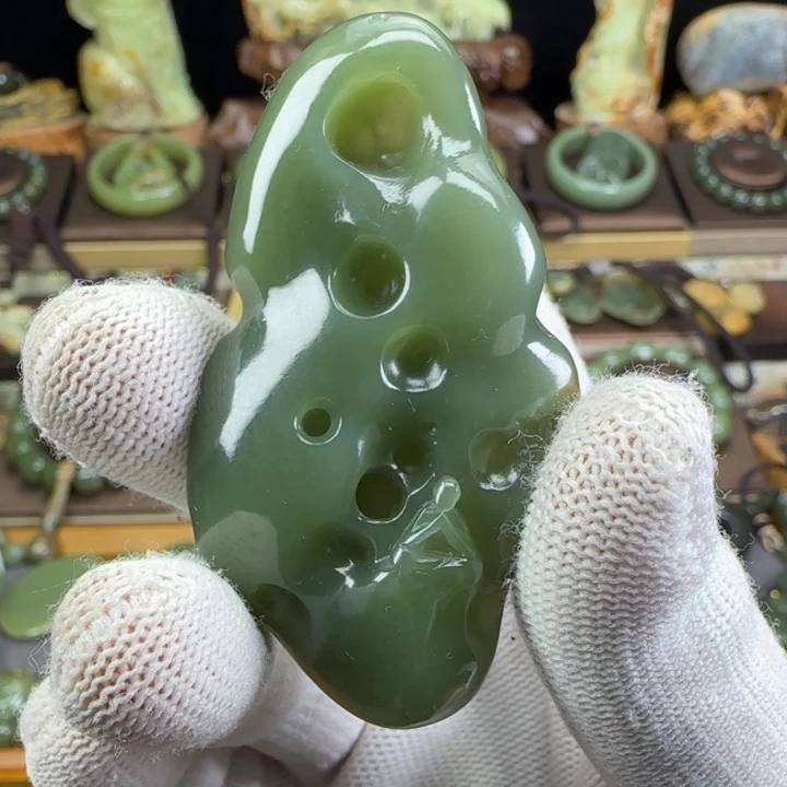 岫岩老玉（透闪石质玉）未镶嵌颈饰