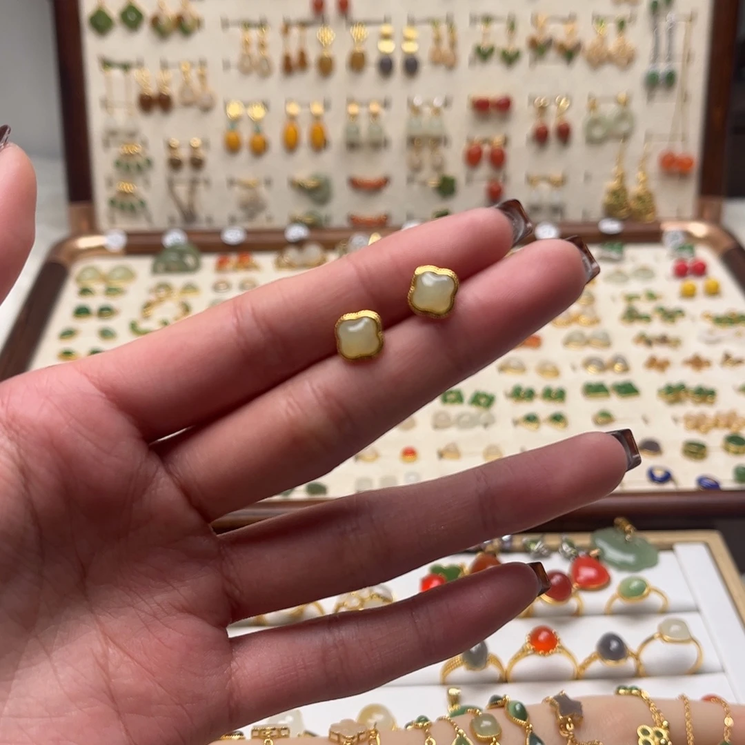 和田玉银S925镀金镶嵌耳坠