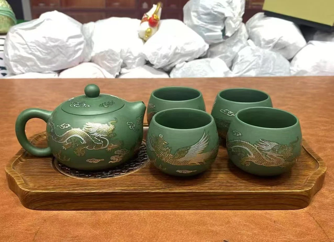 ZH3771-绿泥紫砂龙凤西施壶带证书+紫砂（龙杯）+紫砂（凤杯）+茶盘