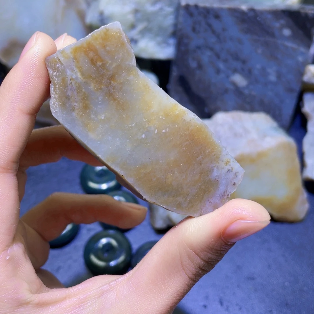 和田玉未镶嵌珠宝半成品