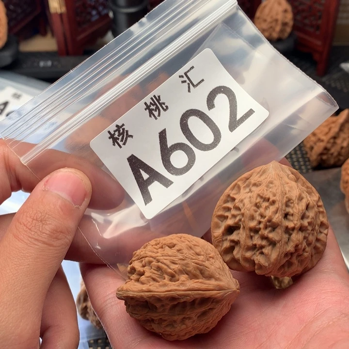 文玩核桃吊坠昆仑