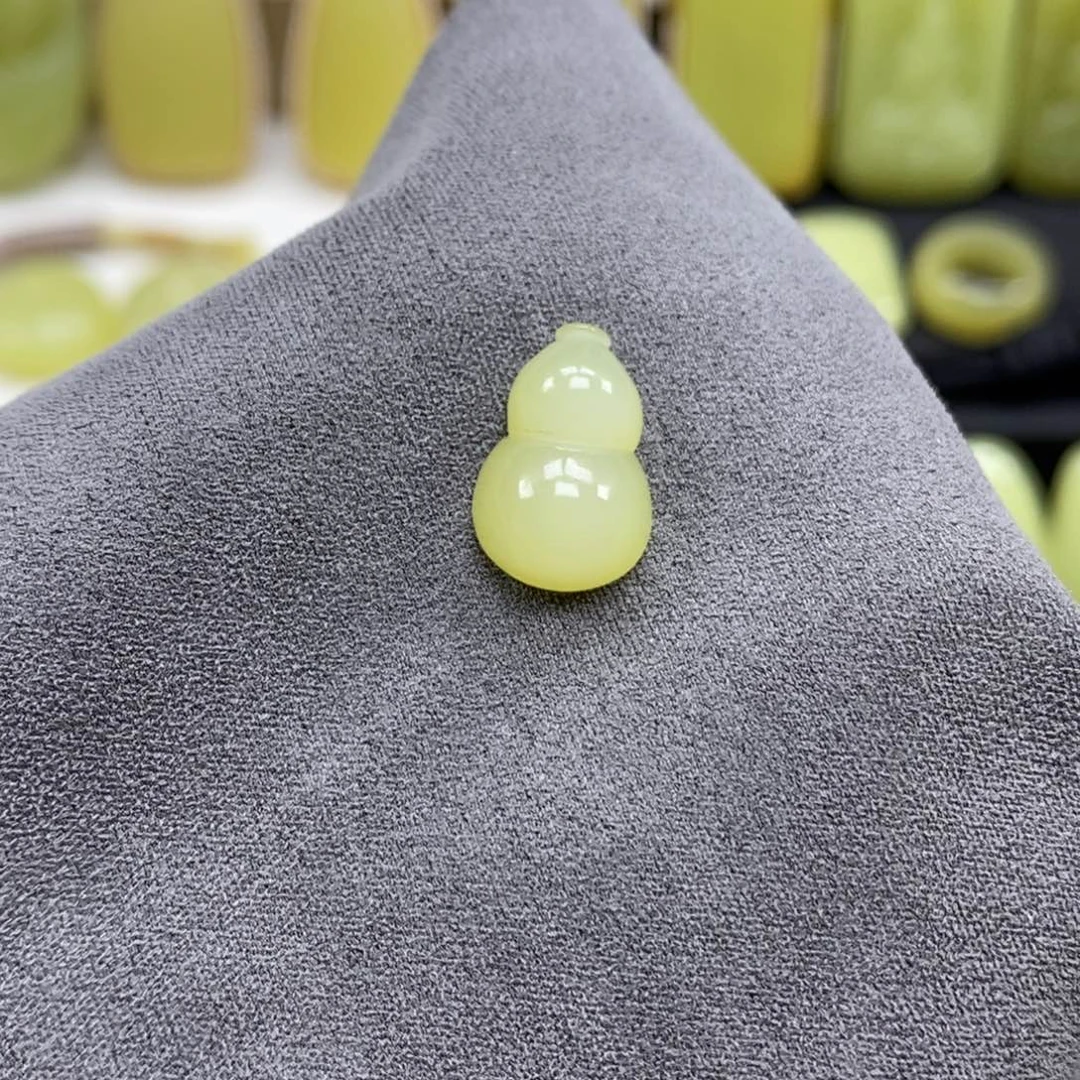 和田玉（黄玉）未镶嵌颈饰