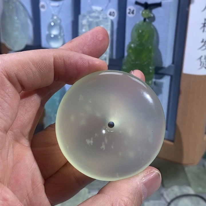 岫玉未镶嵌吊坠吊坠