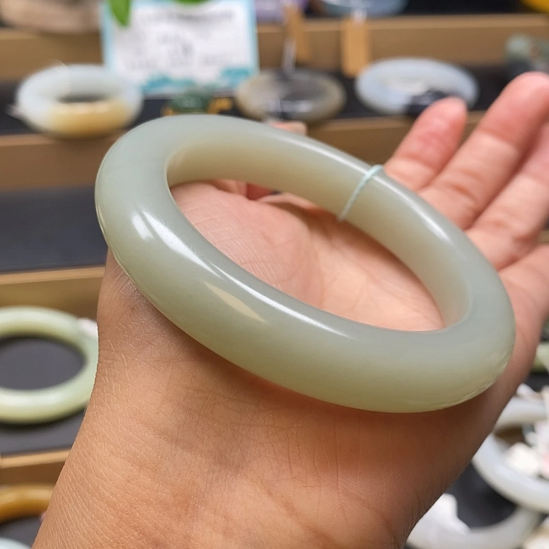 未镶嵌手镯和田玉57.7