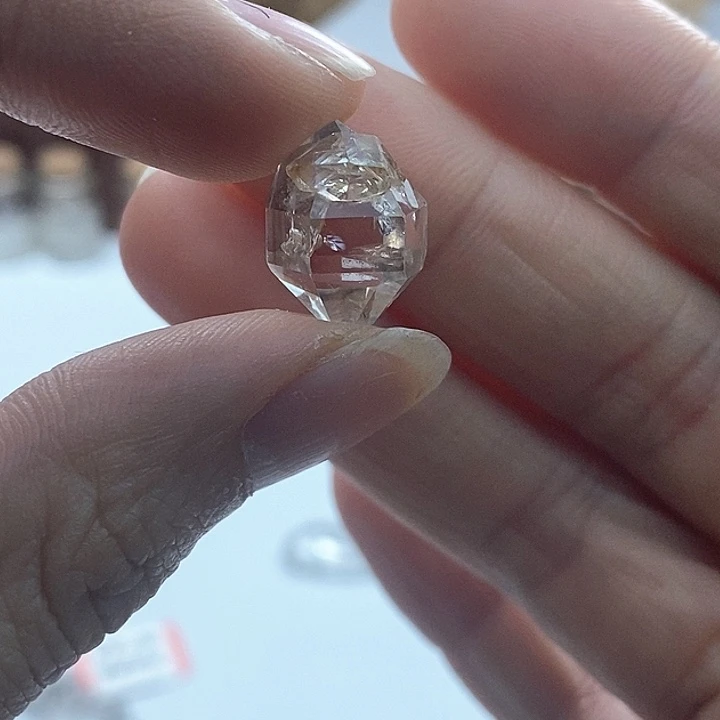 水晶颈饰未镶嵌香槟共生