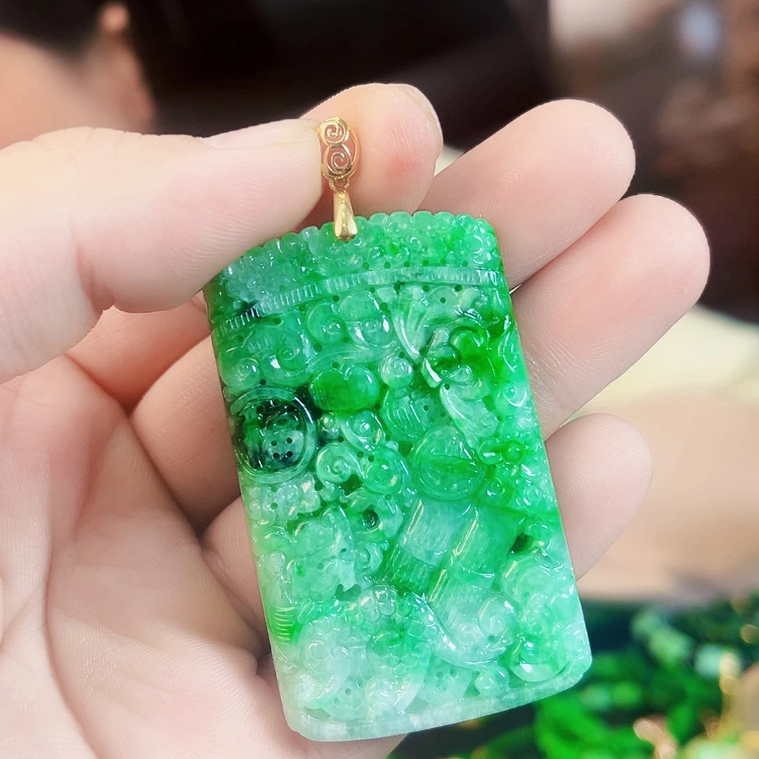 翡翠颈饰18K金镶嵌吊坠