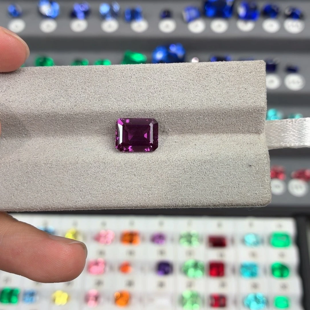 妈***哄裸石合成（培育）蓝宝石4.86ct