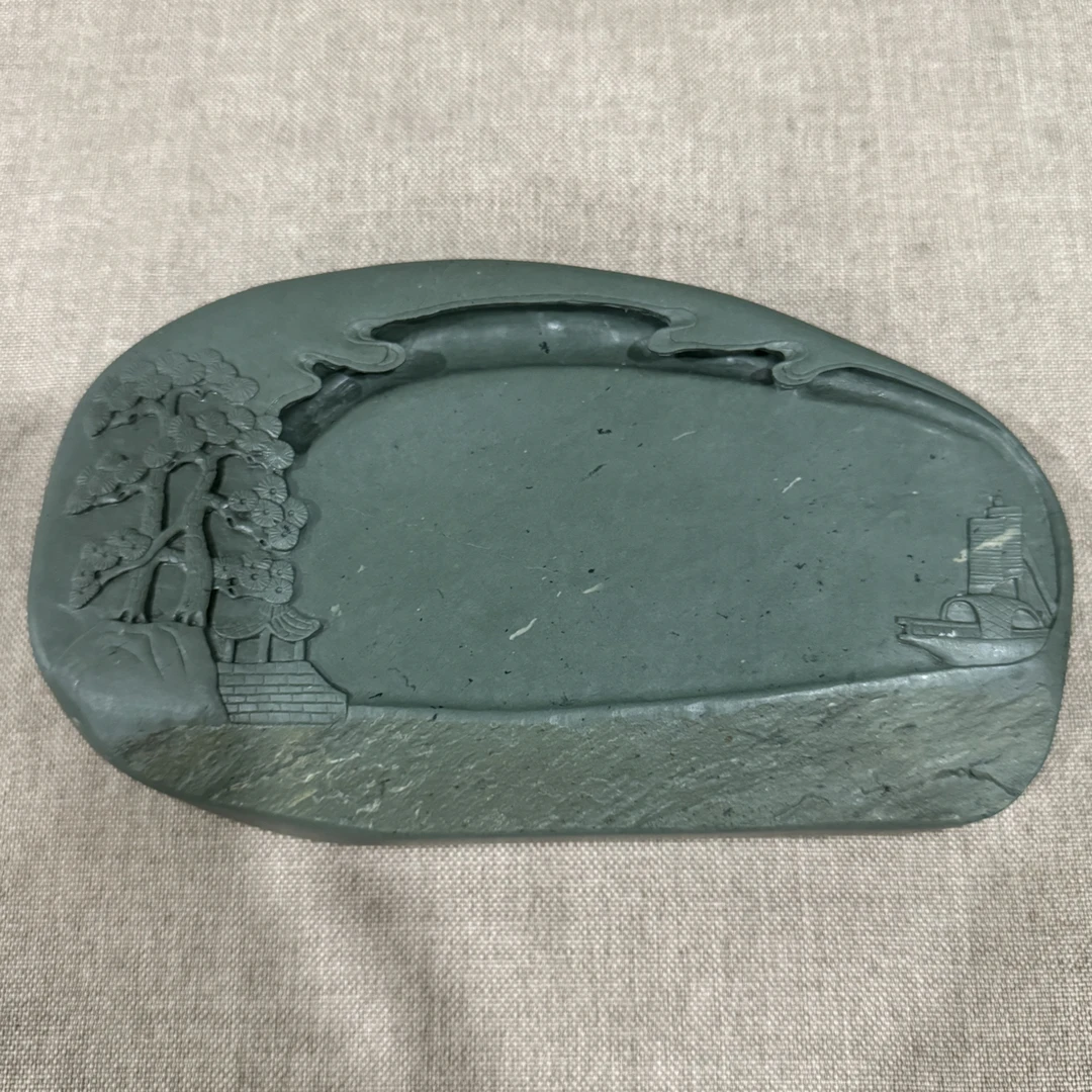 喇嘛涯老坑溅墨点一帆风顺砚尺寸：23.8*14*4.2*