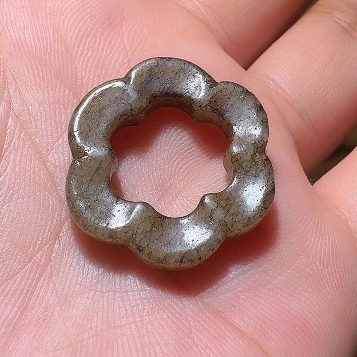 有***好和田玉（糖玉）未镶嵌颈饰