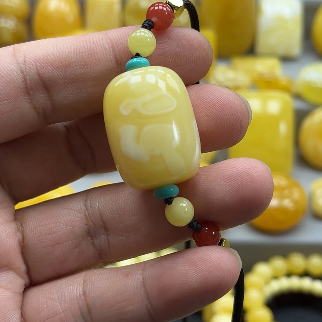 蜜蜡未镶嵌珠宝奇石