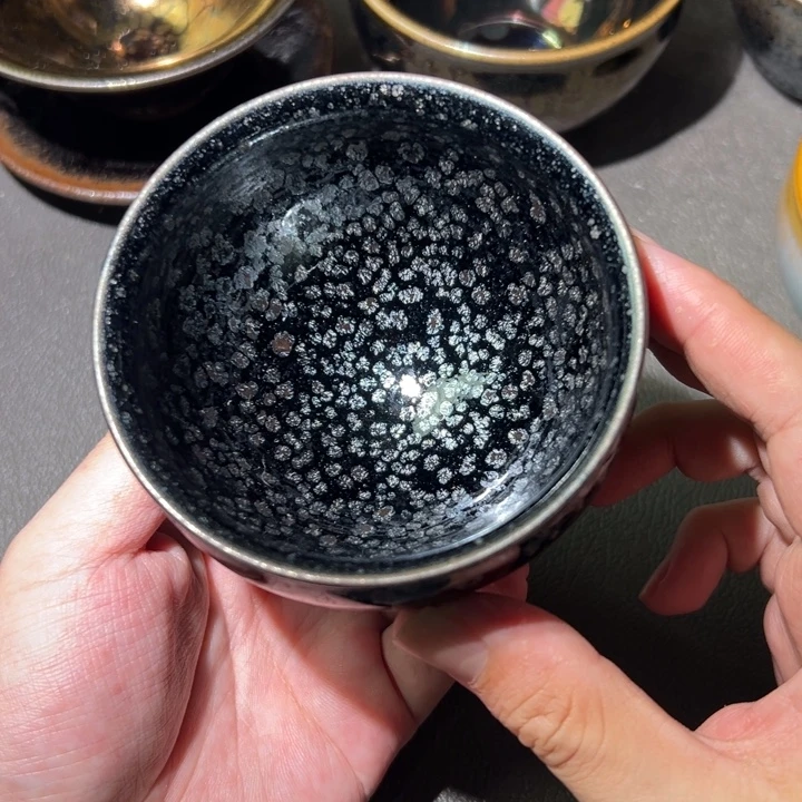 茶盏我们是有共同话题有一