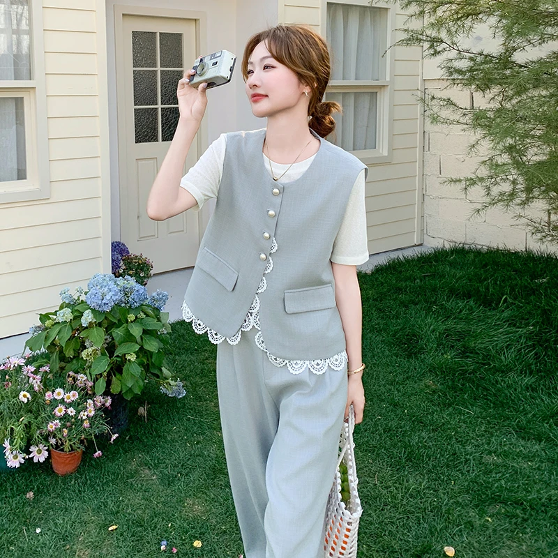 浅蓝色韩系蕾丝拼接马甲套装女夏季2025新款气质T恤阔腿裤三件套