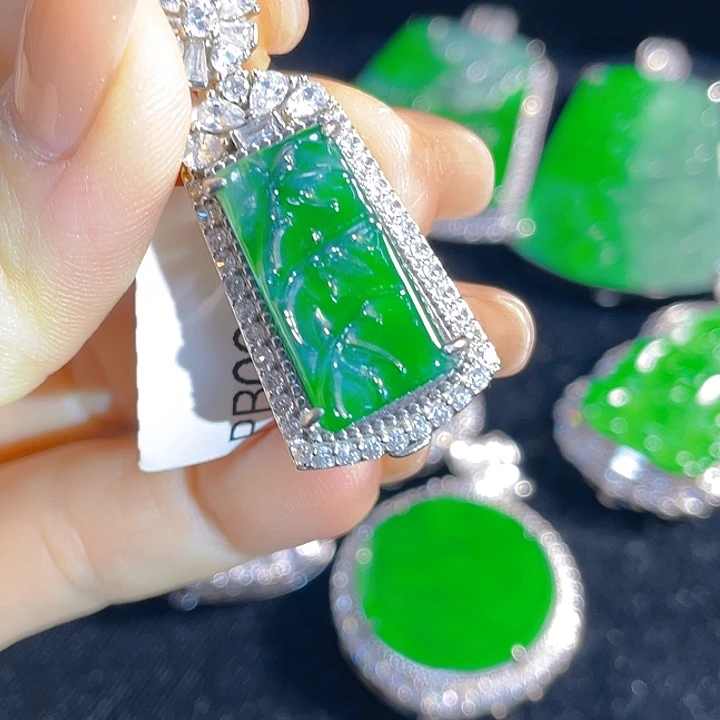 翡翠银S925镶嵌颈饰翡翠