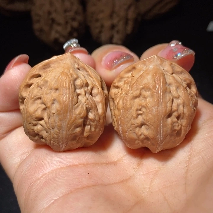 文玩核桃把件东北楸子小雪168