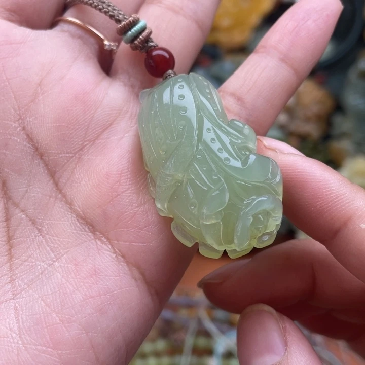 蛇纹石玉吊坠合金r*.