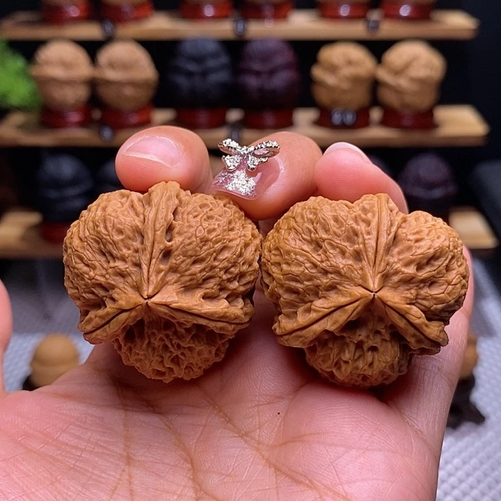 文玩核桃把件天狼三棱11