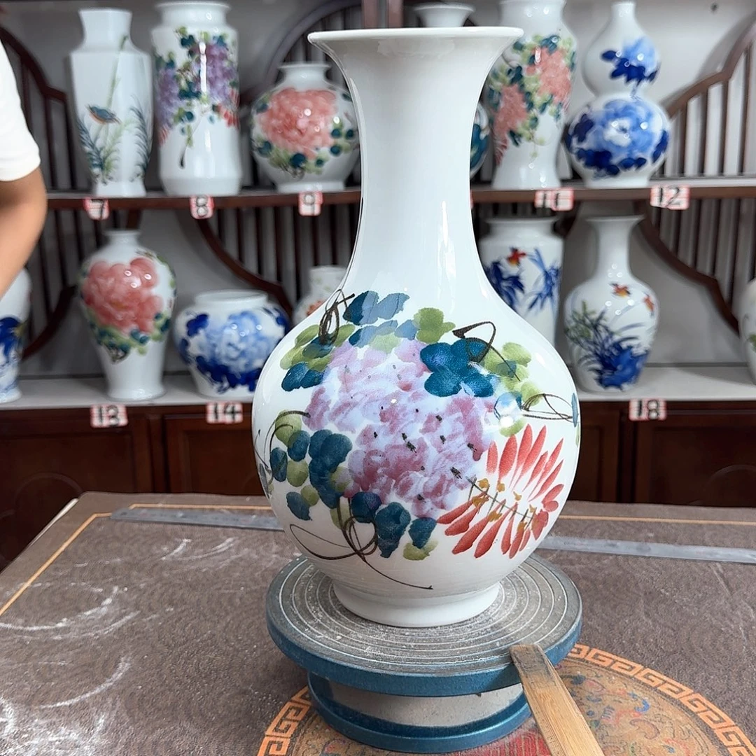 摆件景德镇陶瓷赏紫藤